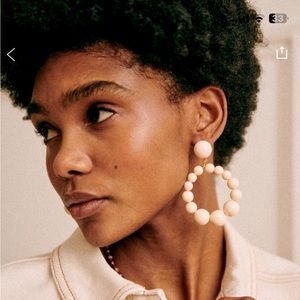 Sézane Charlie Earrings in Ecru